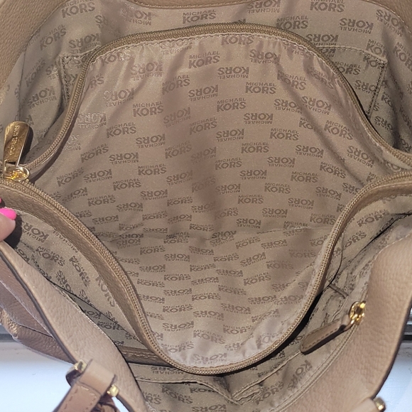 Michael Kors Bag - Picture 3 of 4
